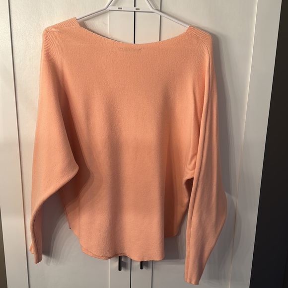 Vila Milano sweater 🍑 - Picture 3 of 3